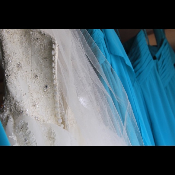 Wedding Dress - Picture 3 of 7