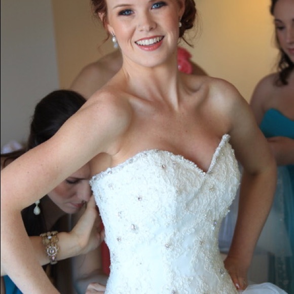 Wedding Dress - Picture 5 of 7