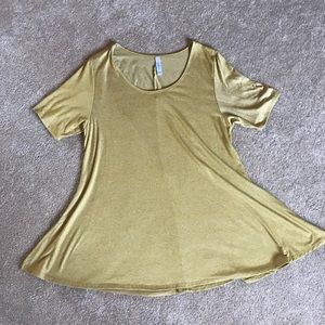 LuLaRoe Perfect T. Yellow. Large