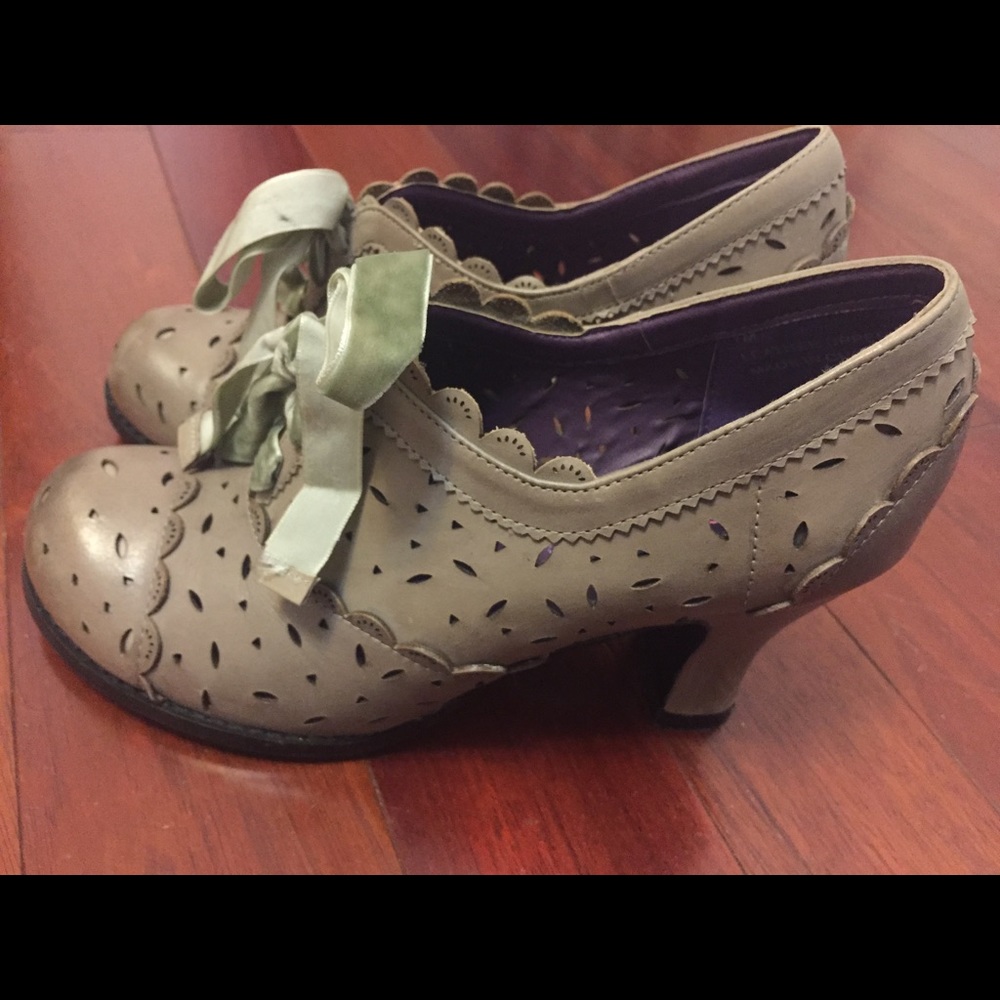 Lolita cute heels size 7