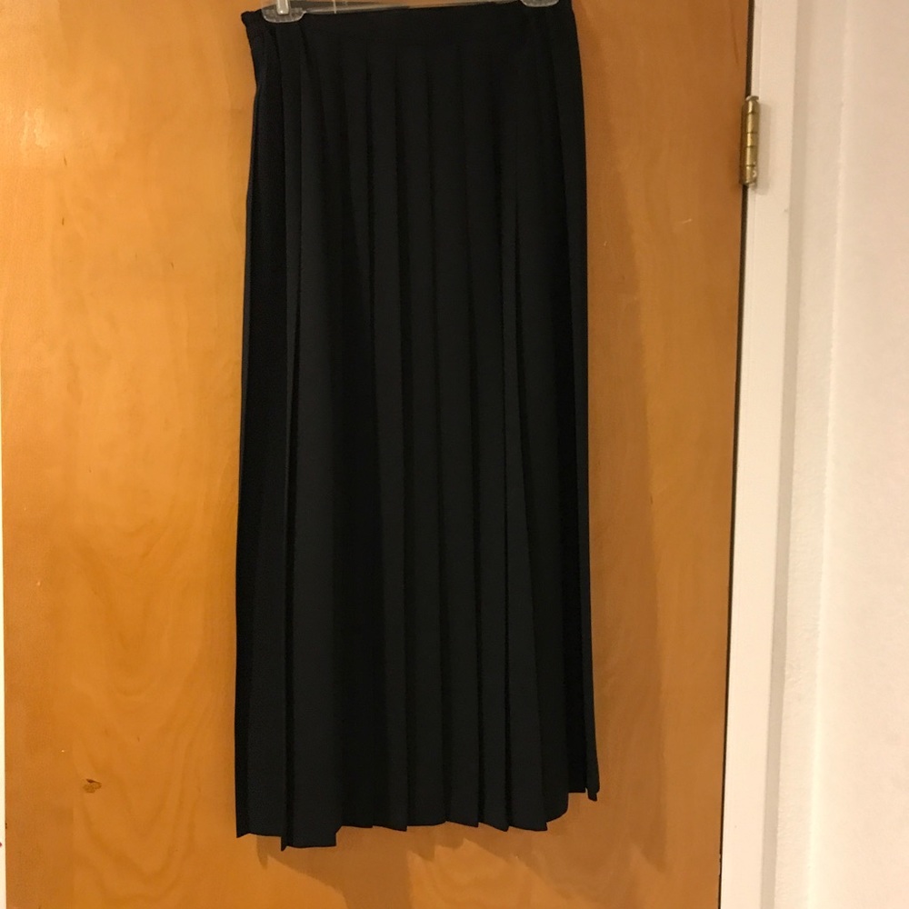 Cute long skirt - size 10