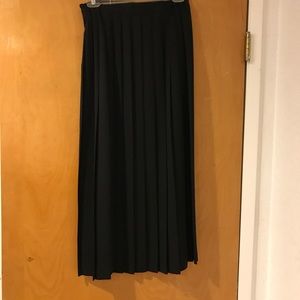 Cute long skirt - size 10