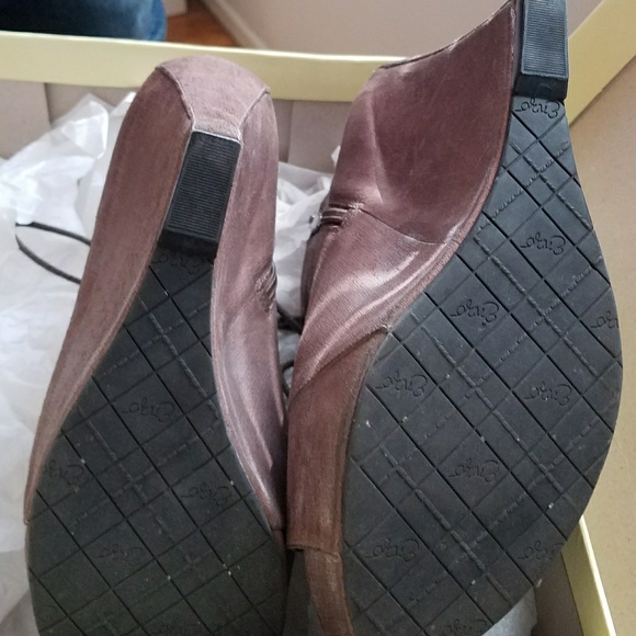 Enzo Angiolini Brown Peep-Toe Booties - NWT - Picture 2 of 5