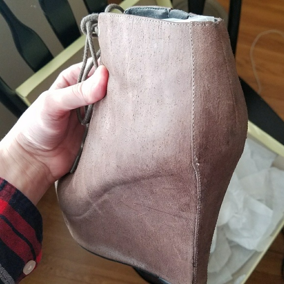 Enzo Angiolini Brown Peep-Toe Booties - NWT - Picture 3 of 5