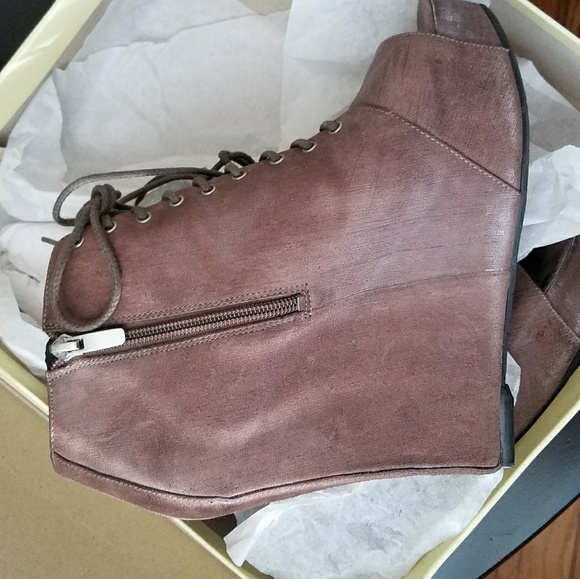 Enzo Angiolini Brown Peep-Toe Booties - NWT - Picture 5 of 5