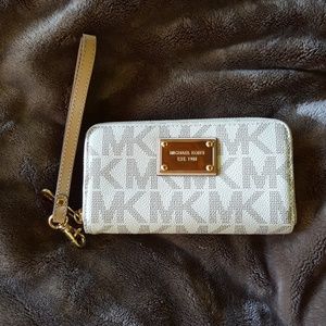 Michael Kors wallet/phone wristlet