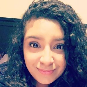 Meet your Posher, Mireya