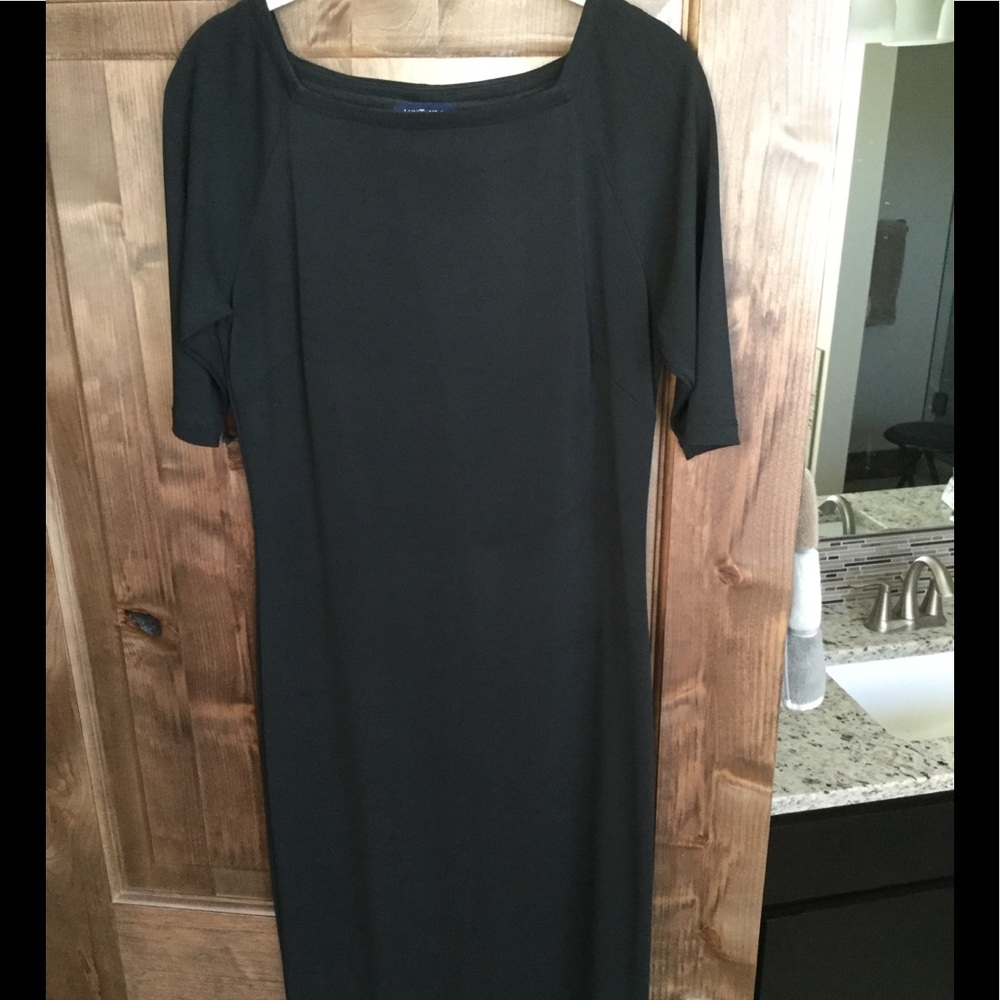 ANN TAYLOR BLACK SHEATH DRESS
