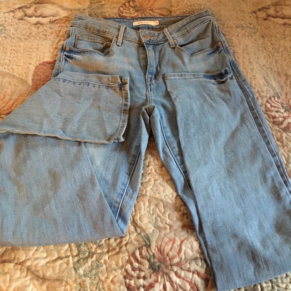 Levi's mid rise skinny jeans size 28