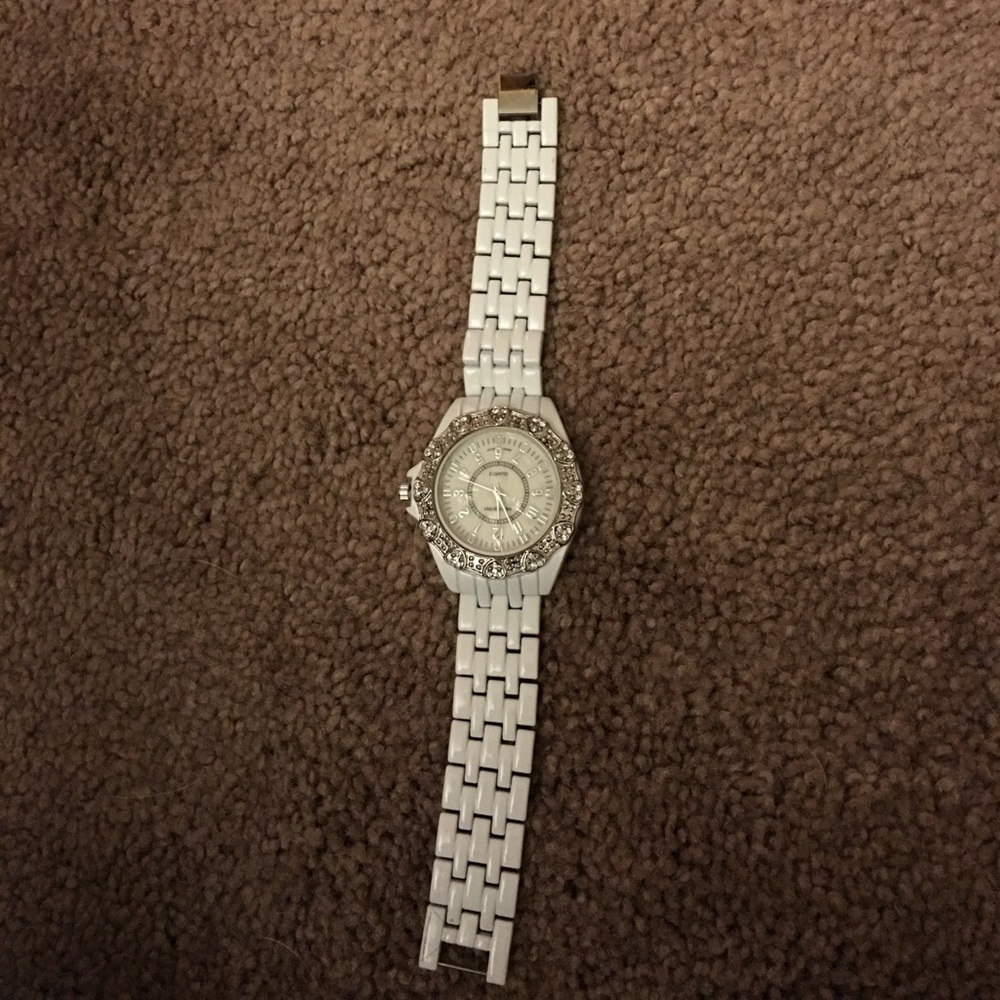 Watch - Picture 2 of 4