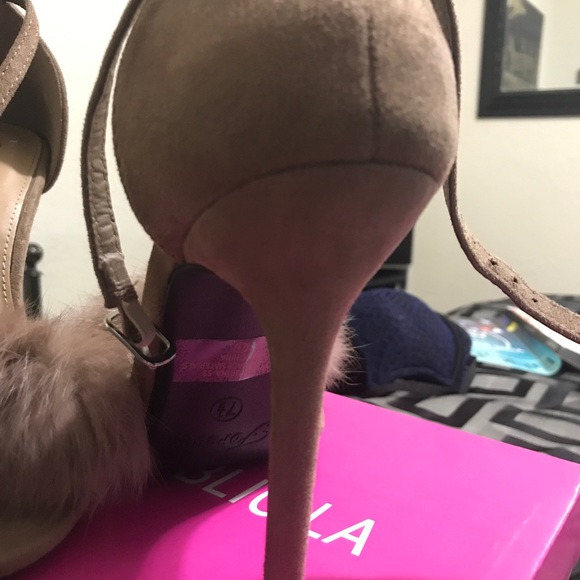 Fuzzy heels - Picture 2 of 3
