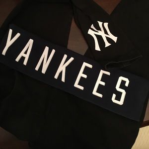 Vs pink yankees yoga leggings