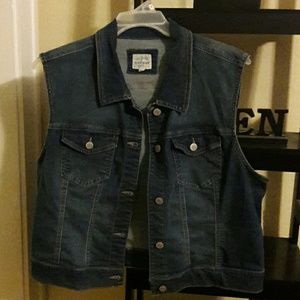 Medium wash stretch denim vest