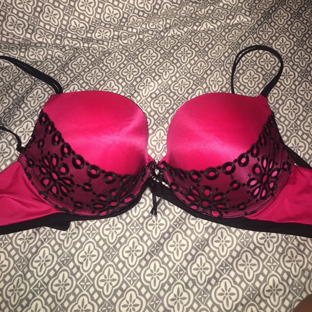 VS PUSH UP BRA SIZE 38B