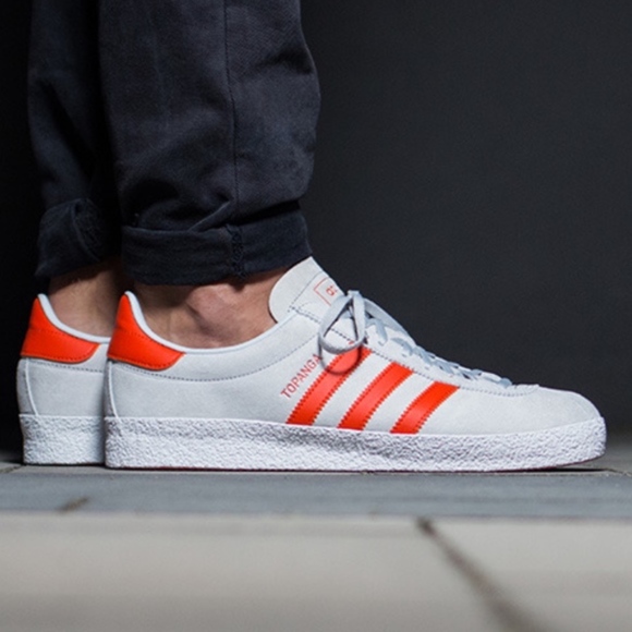 NWT Women's adidas Originals Topanga Sneakers - Picture 3 of 7