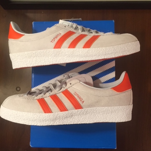 NWT Women's adidas Originals Topanga Sneakers - Picture 7 of 7