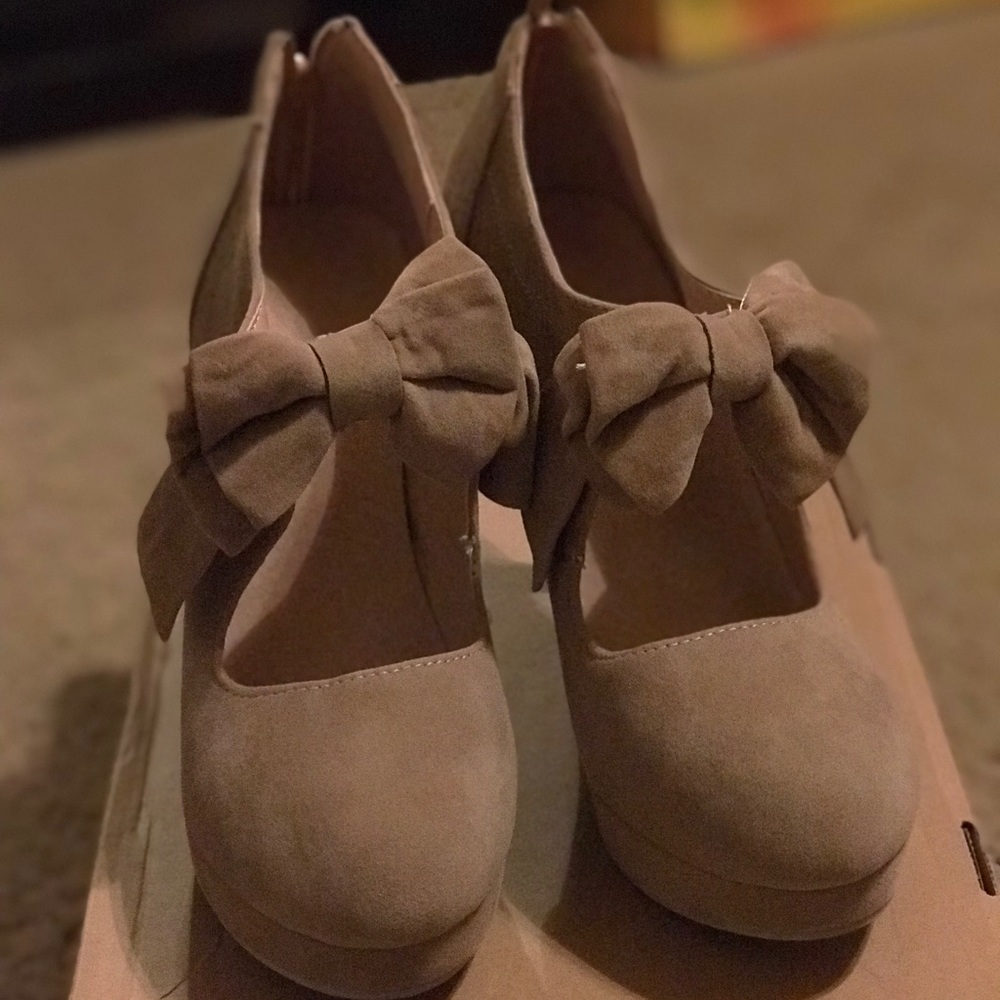 Tan suede heels. Brand new in box. size 9