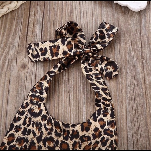 Baby Girl Leopard Bodysuit / Jumpsuit / Romper NWT - Picture 3 of 6
