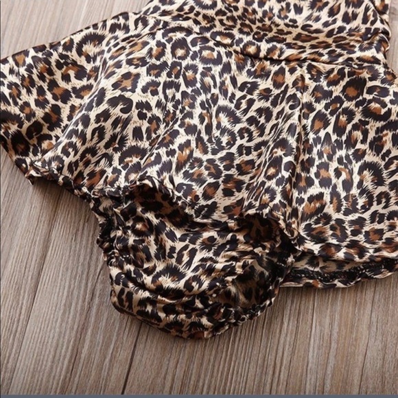 Baby Girl Leopard Bodysuit / Jumpsuit / Romper NWT - Picture 4 of 6