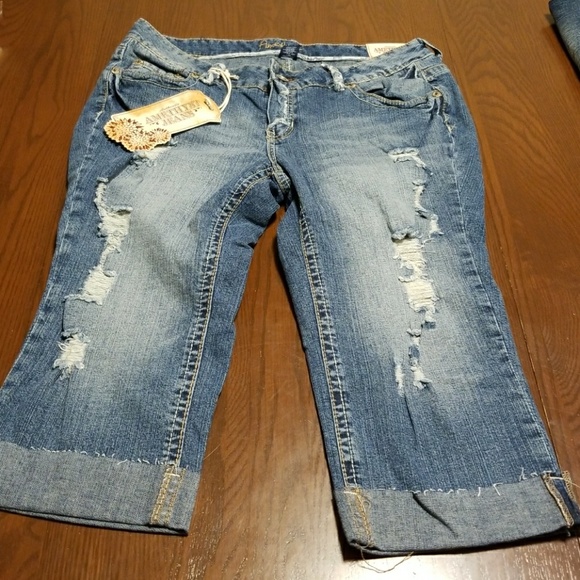 amethyst capri jeans