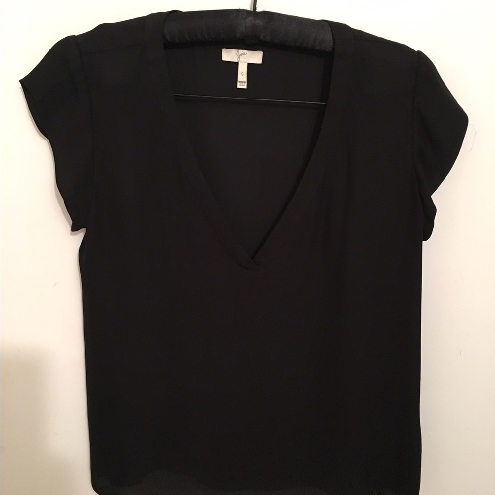 Joie short sleeve v- neck blouse
