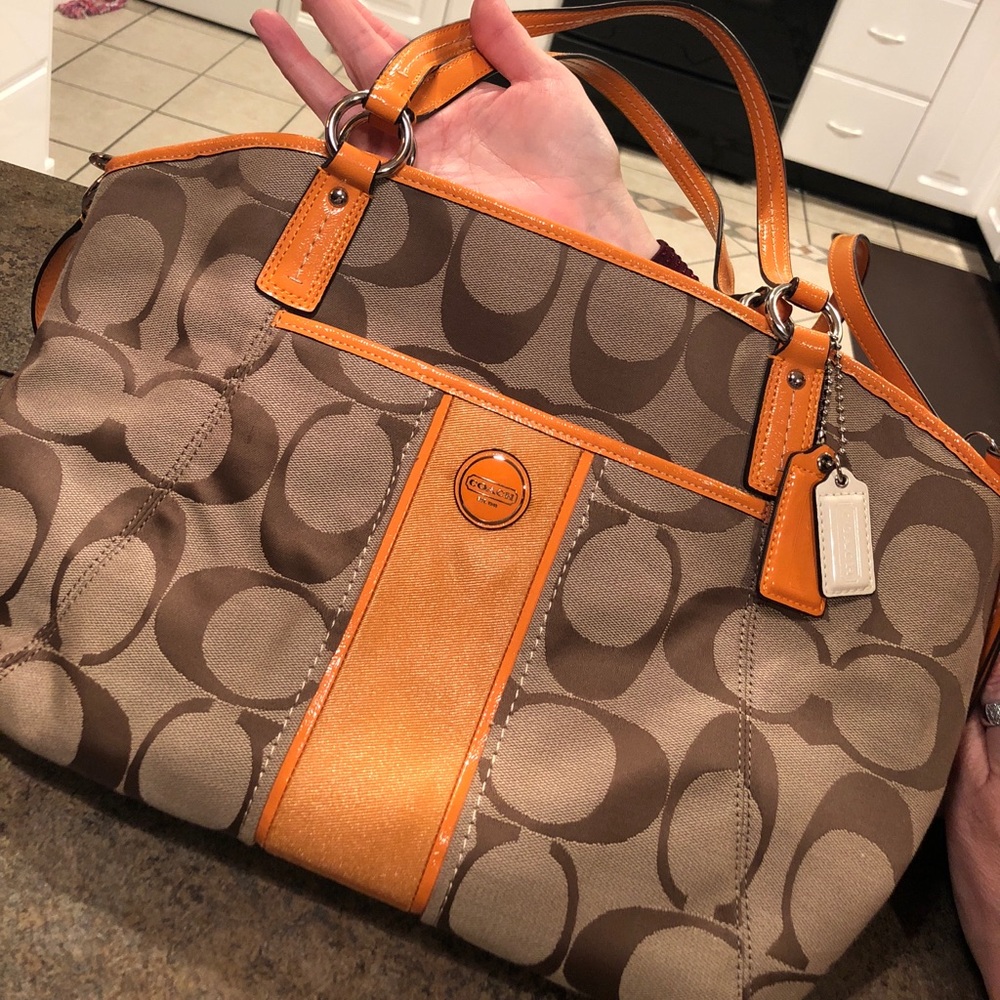 COACH BAG🧡💛