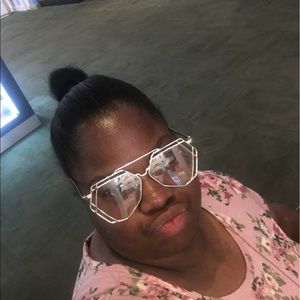 Meet your Posher, Lakisha
