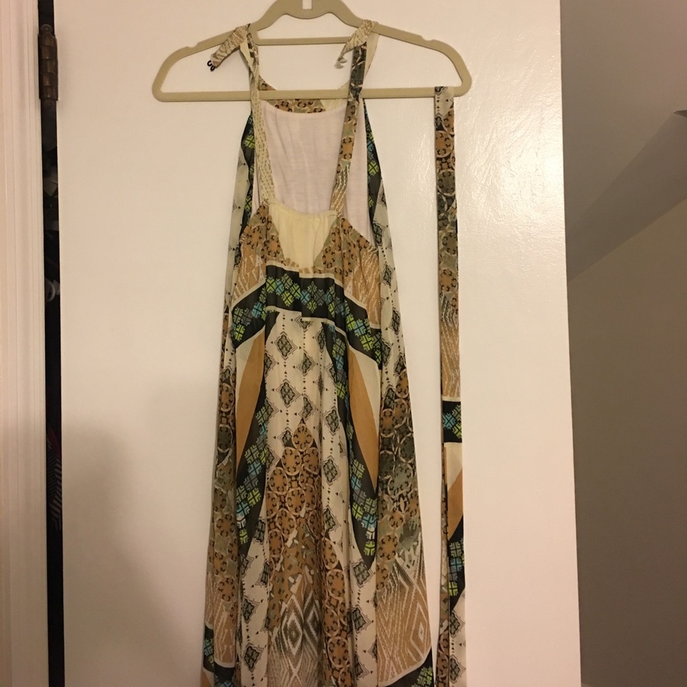 Dress - Picture 2 of 5