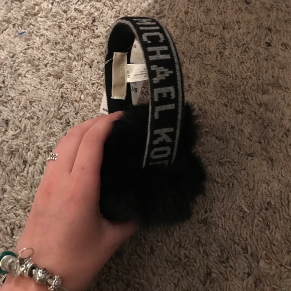 MICHAEL Michael Kors Accessories - 🌸 Sale🌸Michael Kors Ear Muffs