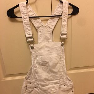 White overalls! Super cute and size is a 0/1