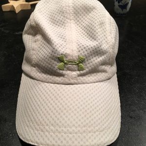 Women's Under Armour run sport hat