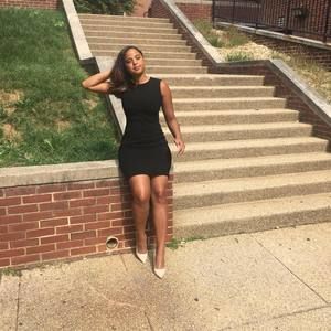 Meet your Posher, Khalia