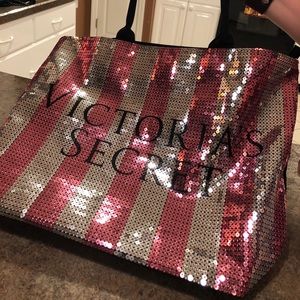 LIMITED EDITION VICTORIA’S SECRET SEQUIN TOTE 💕
