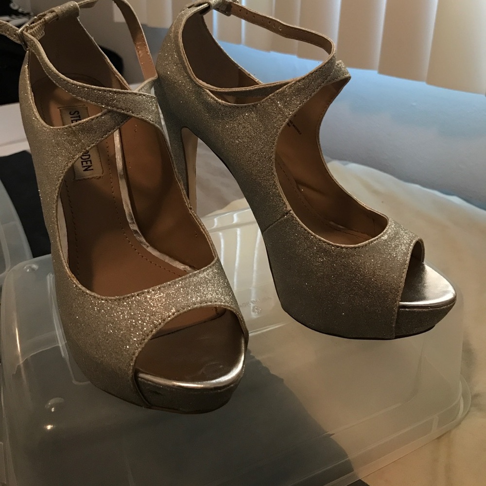 Steve Madden Silver Cute Sparkly Comfortable Heels
