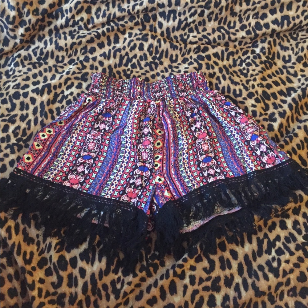Fringe Pattern Shorts
