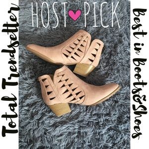 HPx2!! Blush Booties😍