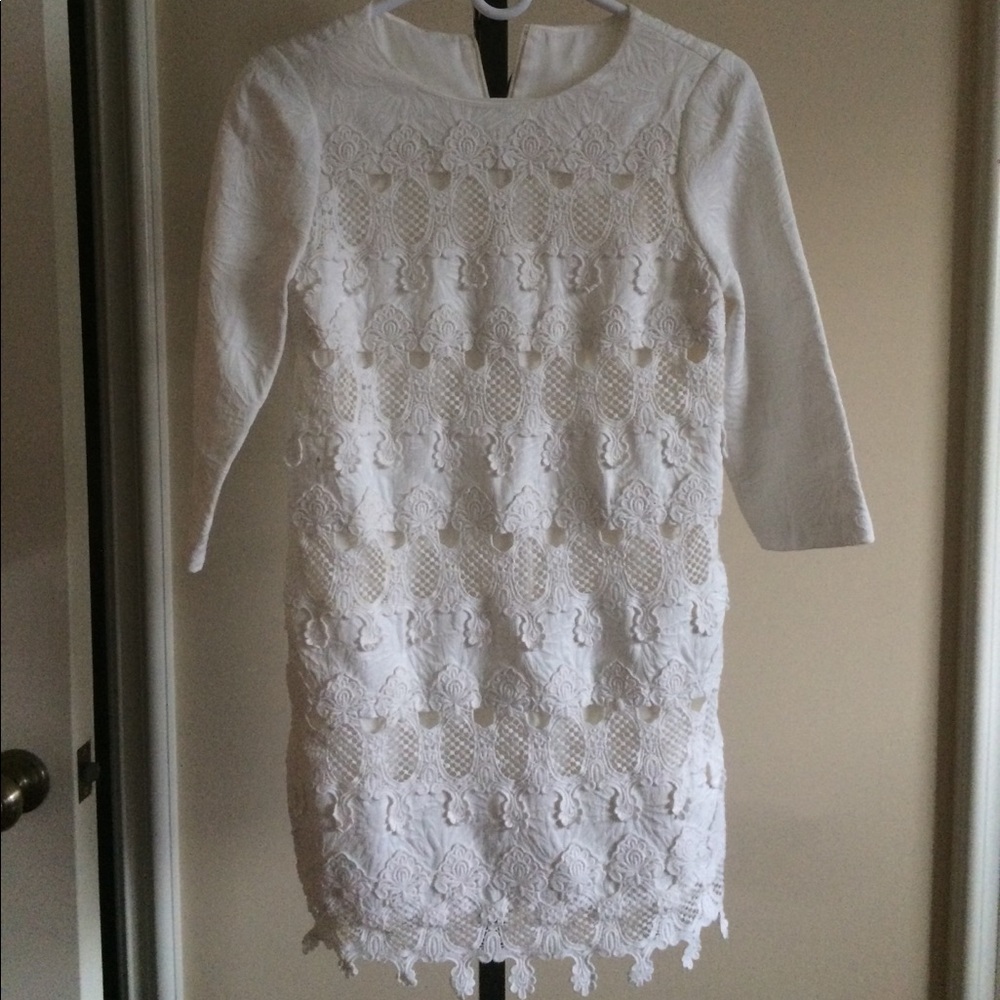 Mid sleeve white lace dress