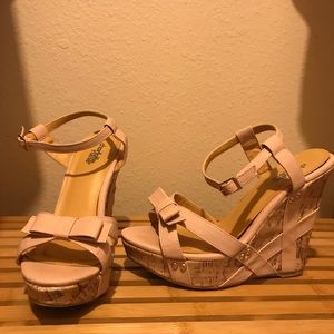 Light pink wedges