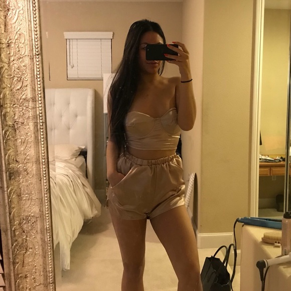 Two piece silky pink bustier and short set - Picture 2 of 3