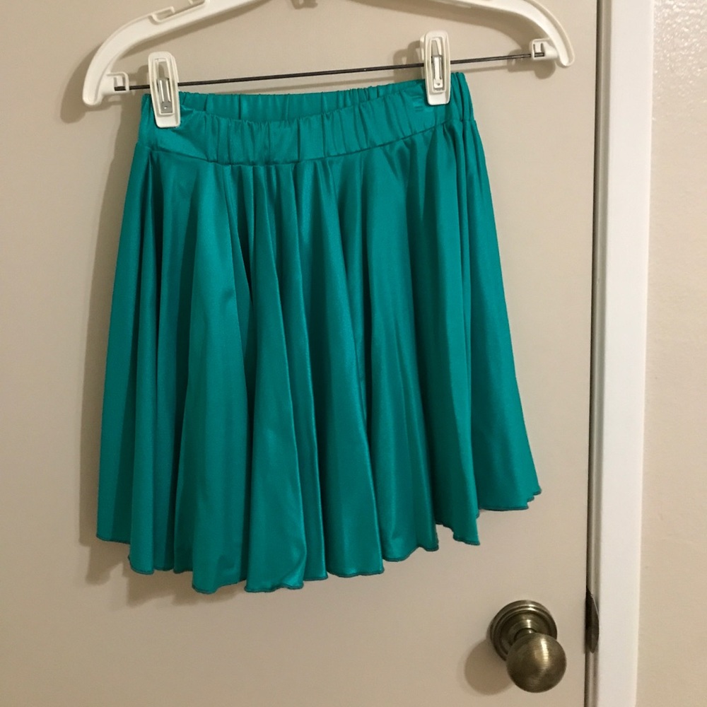 Baiting suit skirt coverup. 🔥🔥🔥