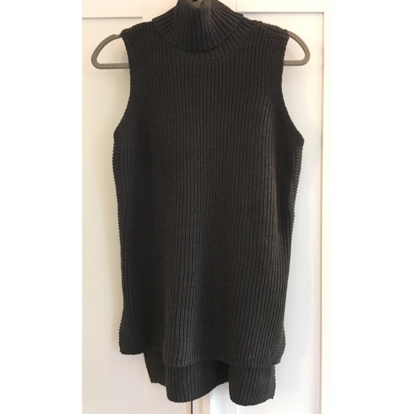 NEW Sleeveless Turtleneck Sweater - Picture 2 of 3