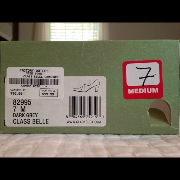 Like NEW Clarks sz 7 black and green - Picture 4 of 4