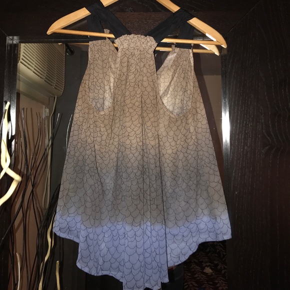 The most gorgeous cami ❤️ - Picture 2 of 3