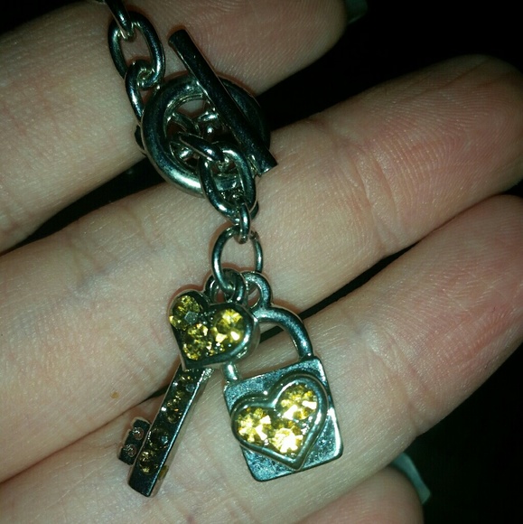 Key & Locket bracelet - Picture 3 of 3