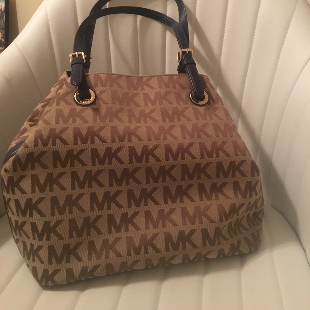 MICHAEL KORS purse