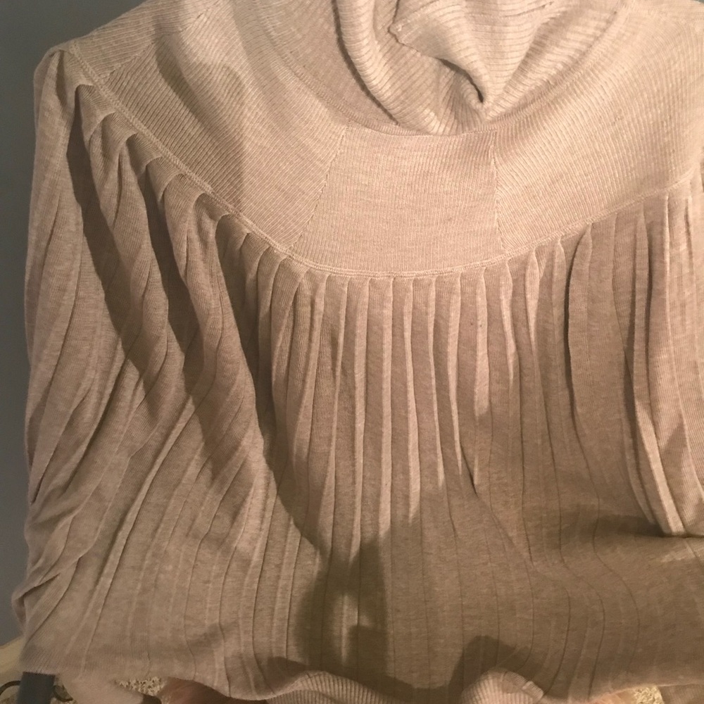 Sweaters - Picture 2 of 6