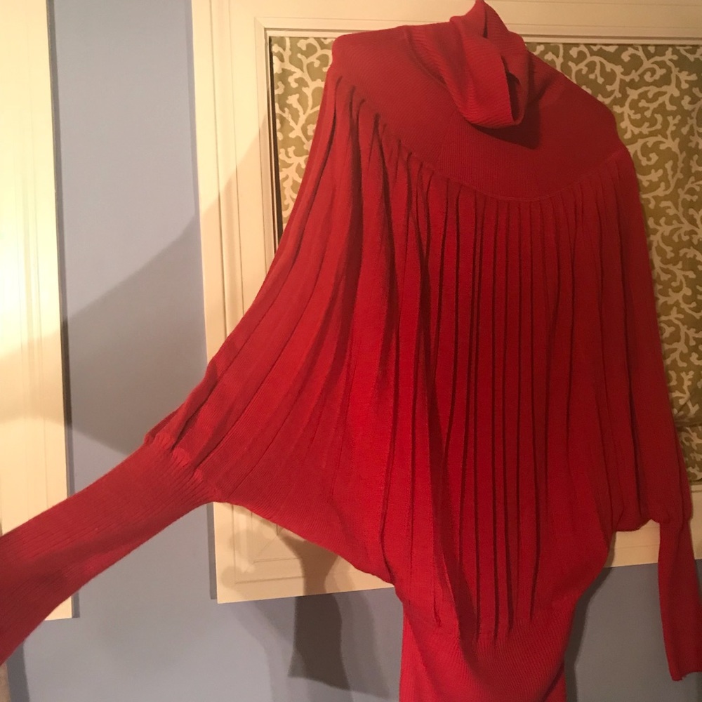 Sweaters - Picture 4 of 6