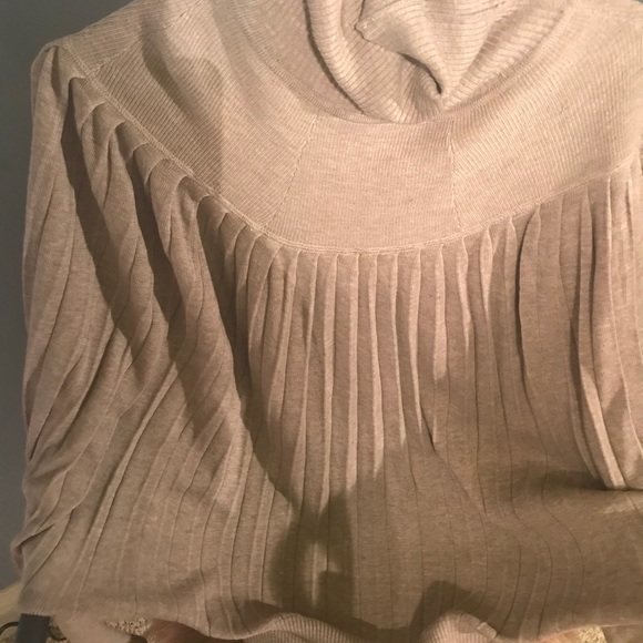 Sweaters - Picture 2 of 6