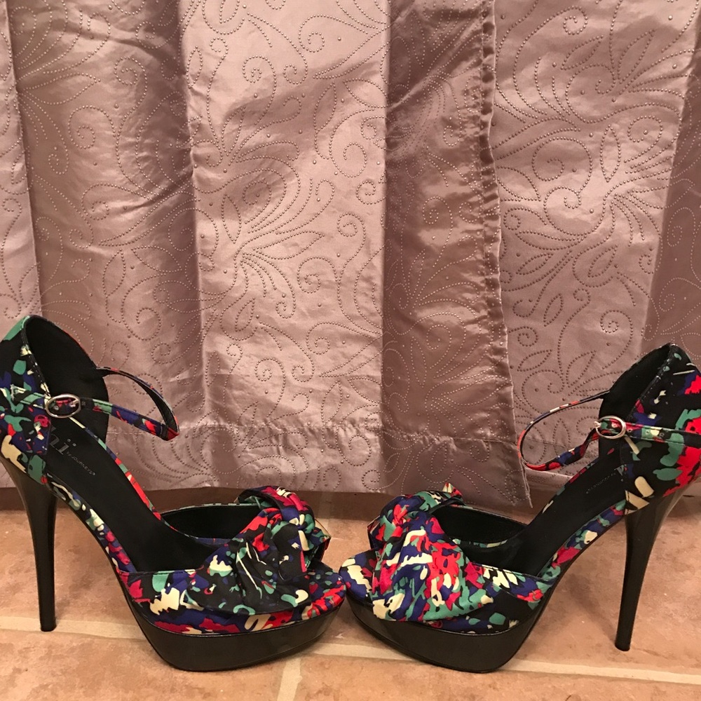 Multi colored high heels - Picture 6 of 6