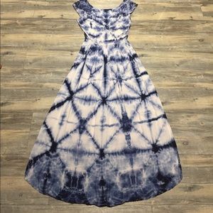 Fun tie-dye flowy dress.